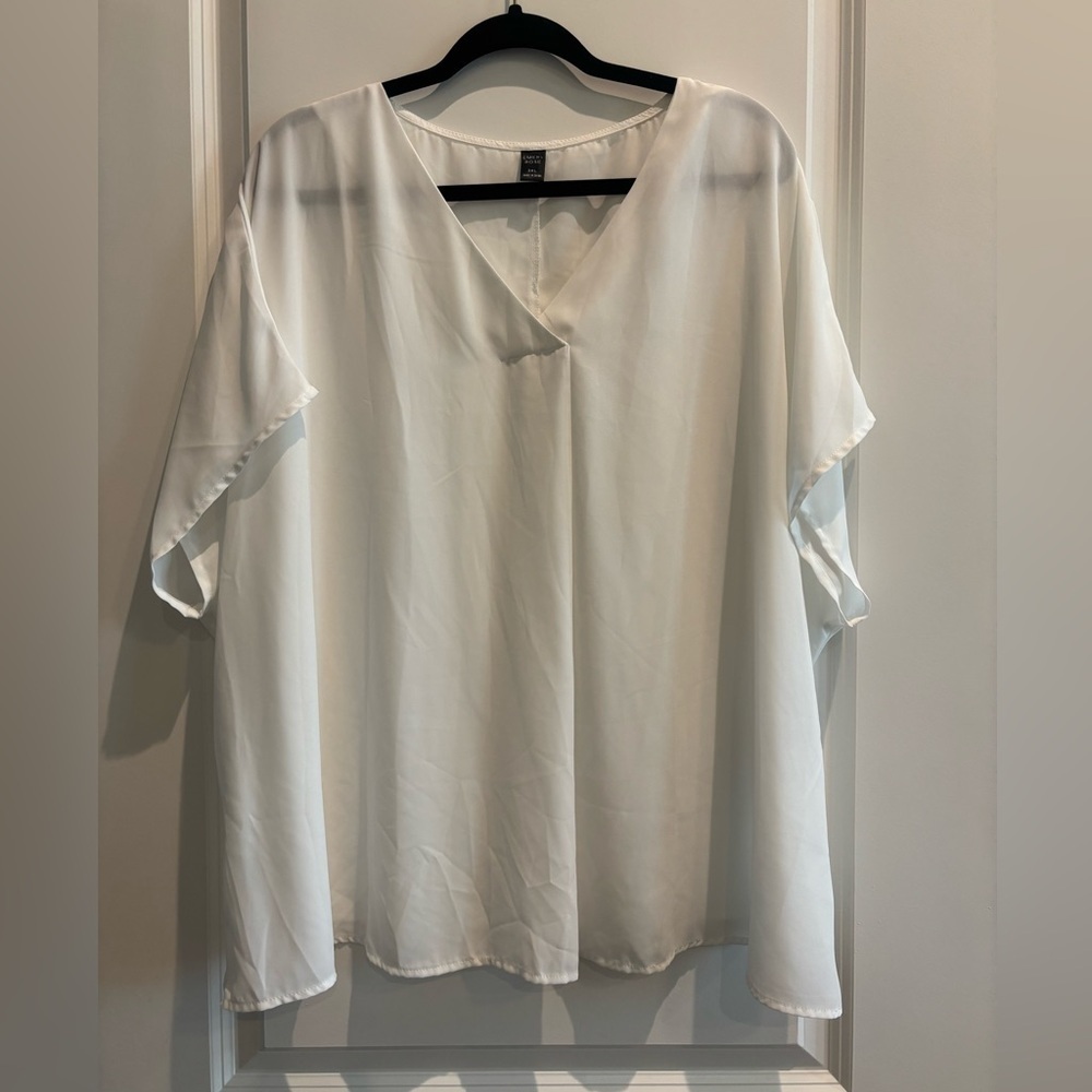 Plus Size 3X White Flutter Sleeve Blouse V-Neck Flowy Top Business Casual